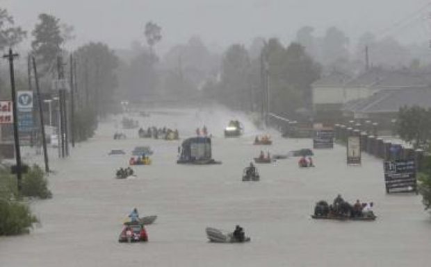 Houstontól délre átszakadt egy védőgát, menekülésre szólították fel a lakosságot