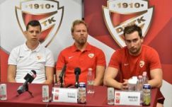 Erste Liga: idén is bajnoki címre törnek a Jegesmedvék 