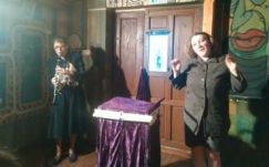 Illatos kert – arab erotikus kézikönyv-show Csíkszeredában 