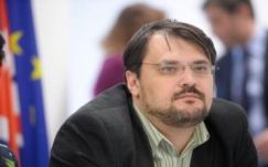 Az USR megóvja a rendkívüli parlamenti ülésszak összehívását 