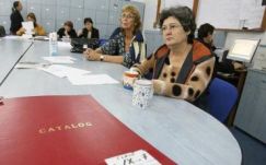 Mely magyar iskolákban nem sikerült versenyvizsgával iskolavezetőt találni?