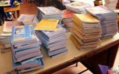 Oktatási miniszter: mától minden oktatási segédanyag érvénytelen