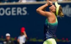 Halepnek segítenek az internetes idézetek 