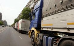 Csütörtökön ismét korlátozzák a teherforgalmat a nyugati megyékben