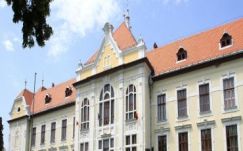 Ambrus Attila: Mária Terézia két élete