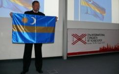 Módosítana a székely zászlón az ismert sepsiszentgyörgyi heraldikus