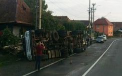 Majdnem elsodort egy házat a felborult kamion Maros megyében