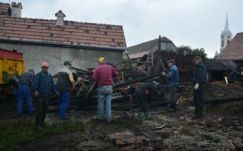 Hatalmas tűz puszított a Hargita megyei Csíkszépvízen