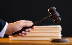 Pénzbüntetést kapott egy holokauszttagadó könyvet megjelentető kiadó vezetője