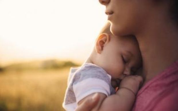 Melyik uniós tagállamban él a legtöbb tinédzser anya?