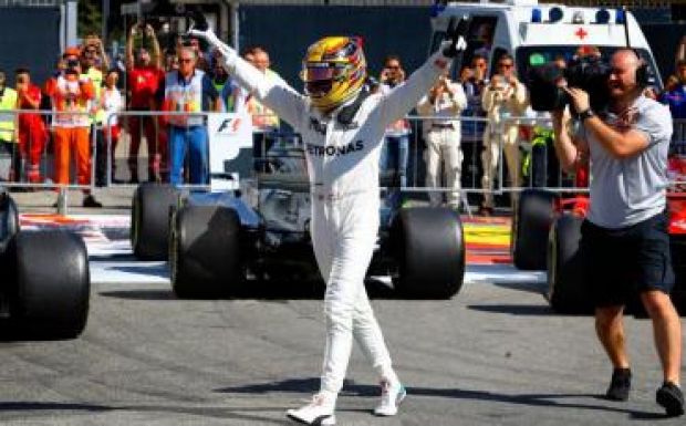 Hamilton győzött az Olasz Nagydíjon és átvette a vezetést az összetettben