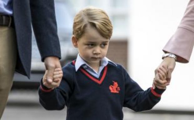 Ilyen arcot vágott György herceg az első iskolai napjához