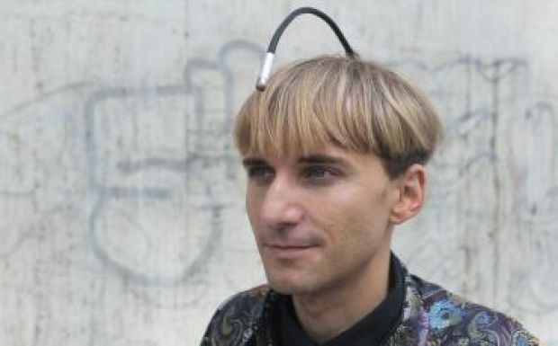 A világ első kiborgja ősszel Romániába látogat