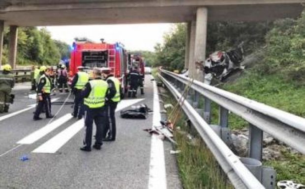 FRISSÍTVE - Öt román állampolgár halt meg Ausztriában: részletek a balesetről