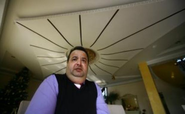 Házkutatásokat tart az ügyészség, bajban a roma király?