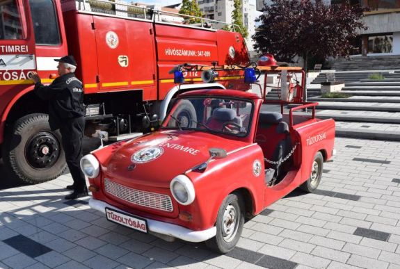 Önmagukat és egymást ünnepelték a tűzoltók