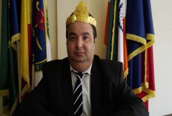 FRISSÍTVE: Őrizetbe vették Dorin Cioabă önjelölt roma királyt