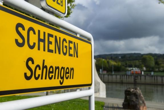 Németország, Hollandia és Ausztria ellenzi a schengeni övezet gyors bővítését