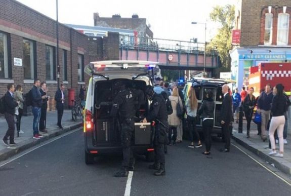 Robbanás történt a londoni metróban