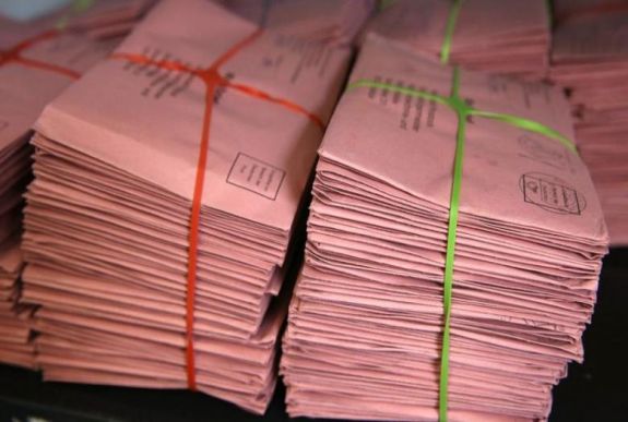 Októberben újabb levelet kapnak a határon túli magyar választópolgárok