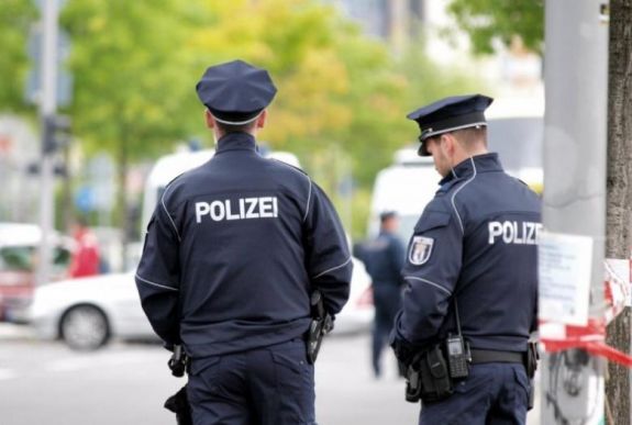 Betörtek a berlini rendőrség központjába, érdekes holmiknak kelt lába