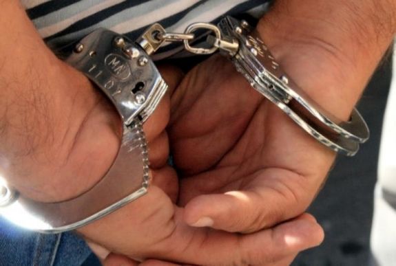 Nemzetközileg körözött személyt adtak át az olasz rendőröknek