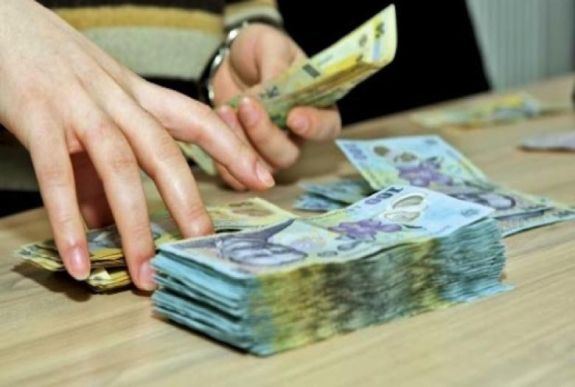Előrejelzési tanács: 2021-re nettó 3176 lej lesz az átlagfizetés Romániában