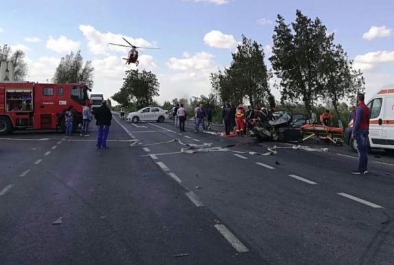 FRISSÍTVE - Durva buszbaleset: három személy életét vesztette