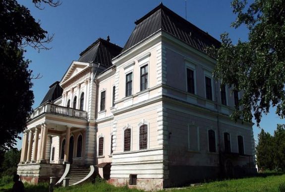 Uniós forrásokból újítják fel a válaszúti Bánffy-kastélyt