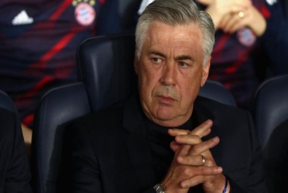 Állásával fizetett Carlo Ancelotti a párizsi zakóért