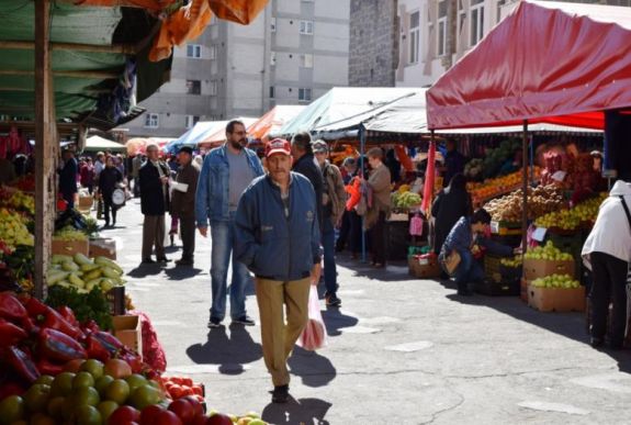 Szigorúan szabályoznák a csíkszeredai központi piac működését