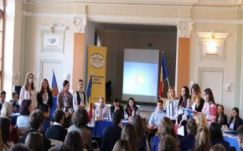 Román iskolát is veszélyeztet a katolikus gimnázium felszámolása