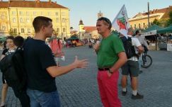 Tüntetés Verespatakért: „Felháborít, hogy hülyének nézi a kormány a polgárokat”