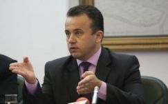 Kevesebb vezetői funkció lesz a tanügyminisztériumban és a tanfelügyelőségeken