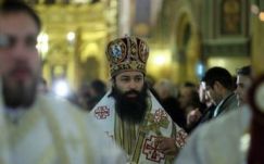 170 km/h-val száguldott az ortodox püspöki helynök, elvették a jogosítványát