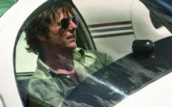 American Made: Tom Cruise ismét pilótaszemüvegben