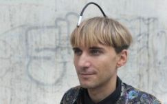 A világ első kiborgja ősszel Romániába látogat