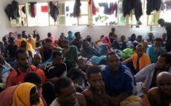 Cáfolta az olasz belügyminiszter, hogy Olaszország lefizette az embercsempészeket