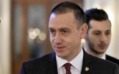 Változások a kormányban: védelmi miniszter lesz a gazdasági tárca vezetője