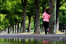 Merkel kemény fellépést ígér a nőkkel erőszakoskodó bevándorlókkal szemben