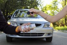 Vették az új autókat az Európai Unióban augusztusban, mint a cukrot