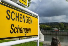 Németország, Hollandia és Ausztria ellenzi a schengeni övezet gyors bővítését