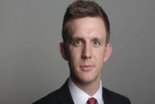 Krokodiltámadásban halt meg egy fiatal újságíró