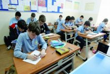 Melyik román tankönyvből tanul ötödikes gyermeke? Kiértékeltük az egyiket