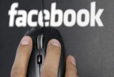 Átmenetileg „elhallgattathatjuk” majd idegesítő Facebook-ismerőseinket 