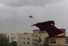 36 millió lejt fordít a kormány a vihar által megrongált közintézmények helyreállítására