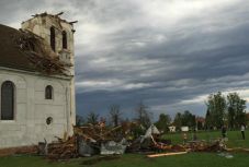 Az erdélyi viharkárosultaknak gyűjt a magyarországi református egyház