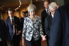 Theresa May: nehéz folyamat lesz a kilépés, de közös érdek a siker