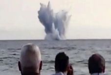 Több ezren nézték végig a harci repülő becsapódását