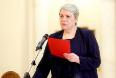 Sevil Shhaideh nem fontolgatja lemondását, a PSD támogatja őt